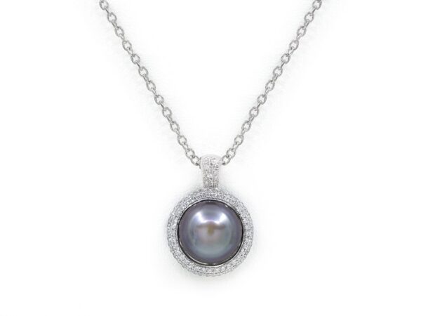 Black Pearl Ladies Necklace